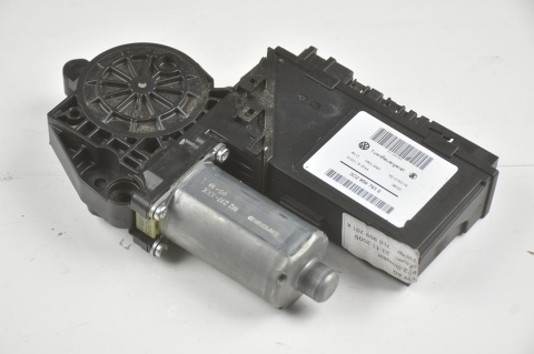 SILNICZEK SZYBY PRAWY PRZÓD VW TOUAREG 7L0