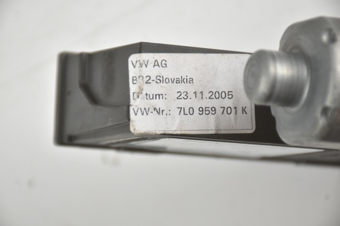 SILNICZEK SZYBY PRAWY PRZÓD VW TOUAREG 7L0